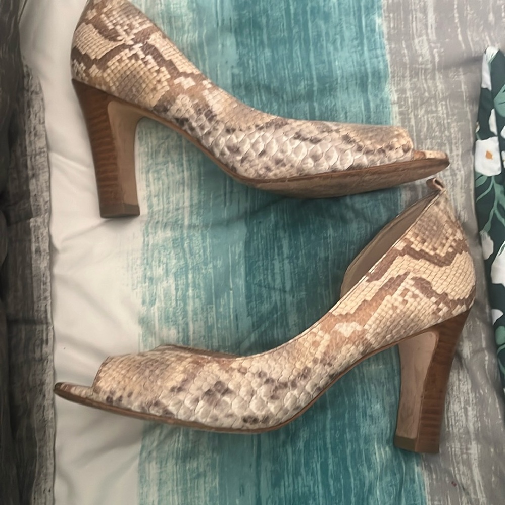 Snake skin pumps